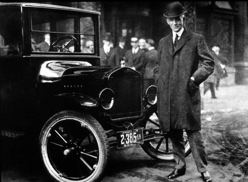 Henry Ford met zijn Model T. (Photo By Getty Images)